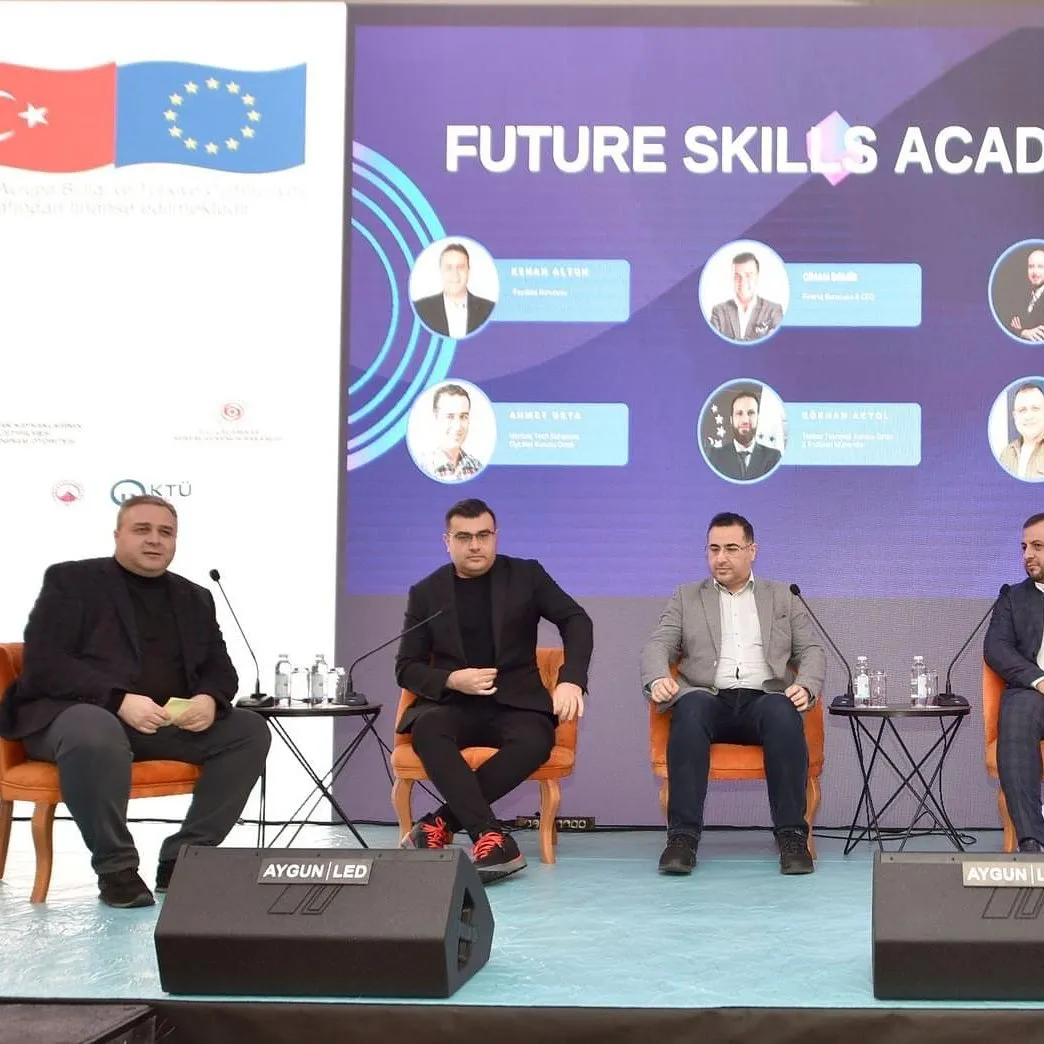 Yenilikle Geleceğe Etkinliği - FinTech ve Yıkıcı Teknolojiler Paneli